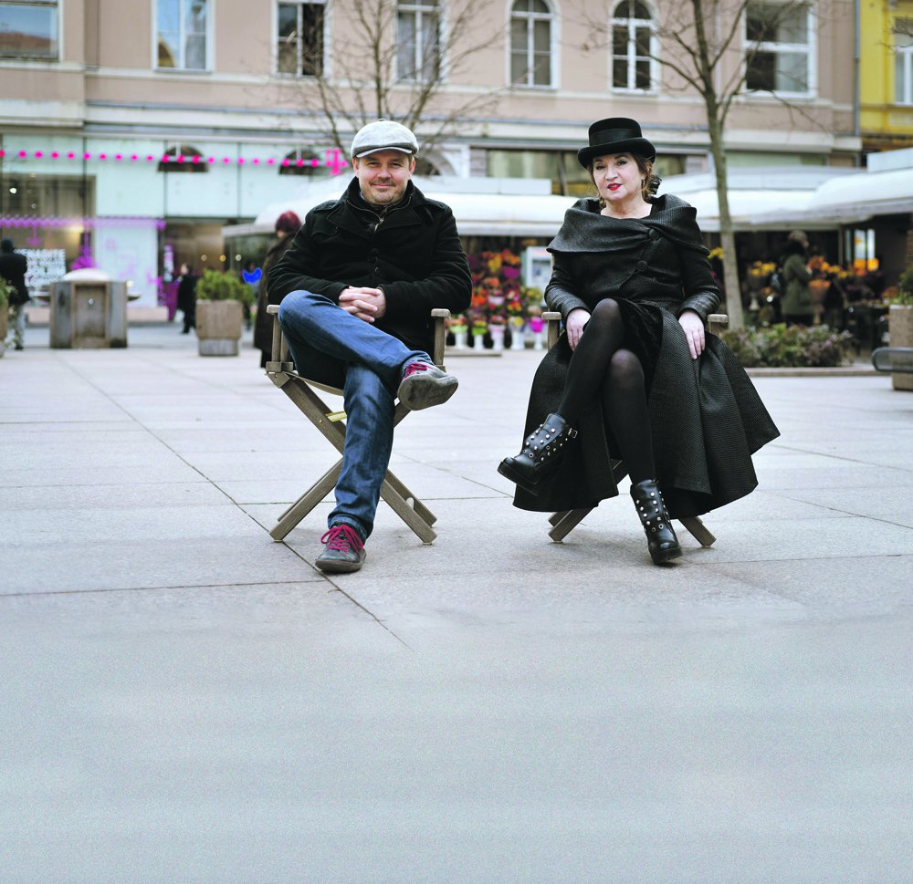 Zagreb, 060220.
Redatelj Dario Jurican, fotografiran na Cvjetnom trgu u drustvu Mirjane Dugandzije.
Foto: Boris Kovacev / CROPIX